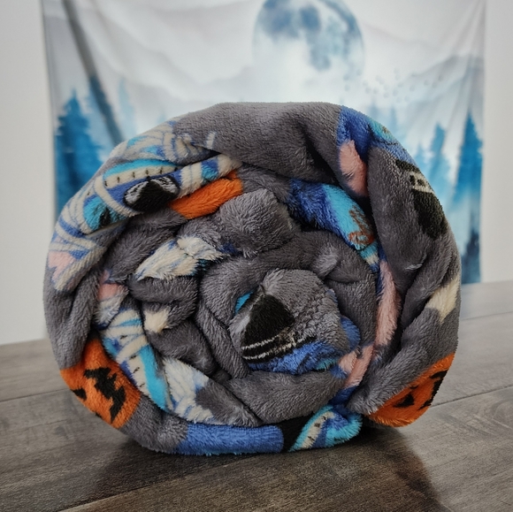 Disney Stitch Halloween Oversized Plush Throw Blanket by The Big One NWT - Picture 10 of 10